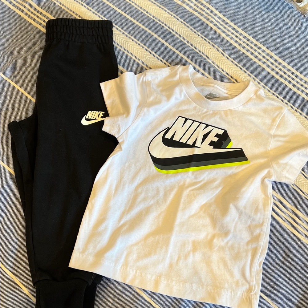 Nike White and Black Kids' Set